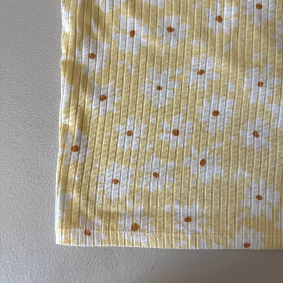 Y2K-inspired yellow and white daisy halter top women's size medium - Picture 3 of 4